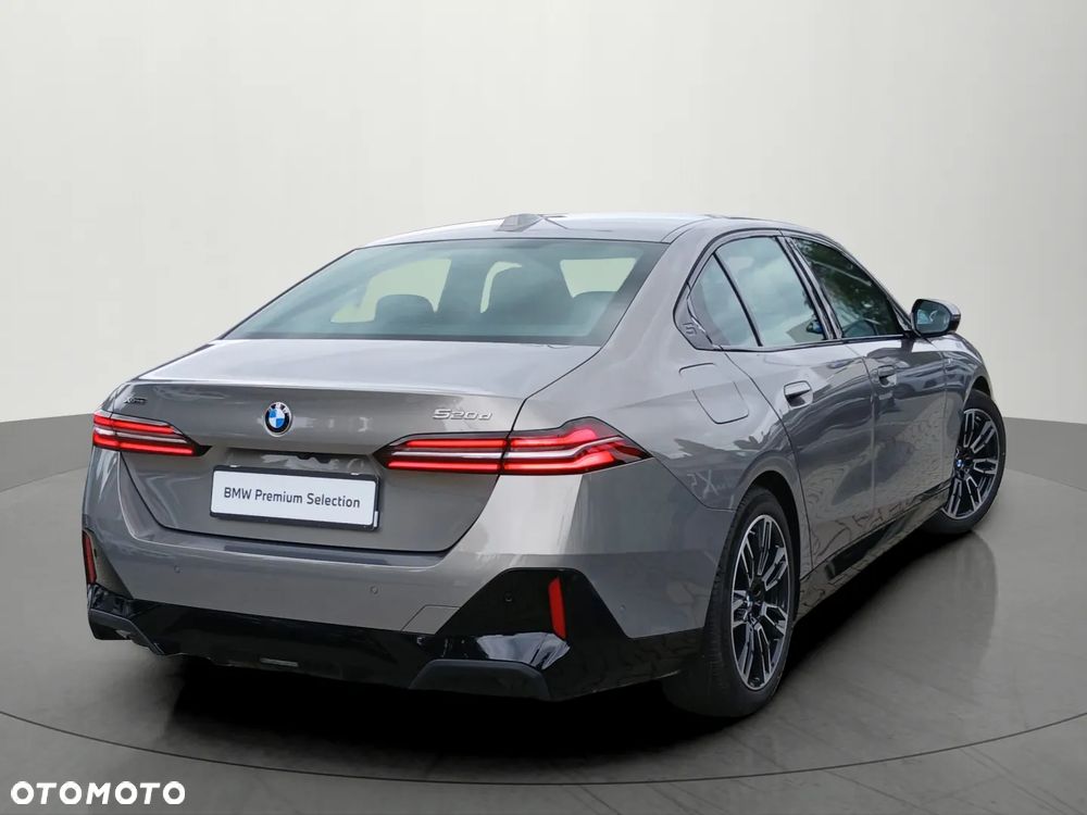 BMW Seria 5 520d xDrive mHEV M Sport - 4