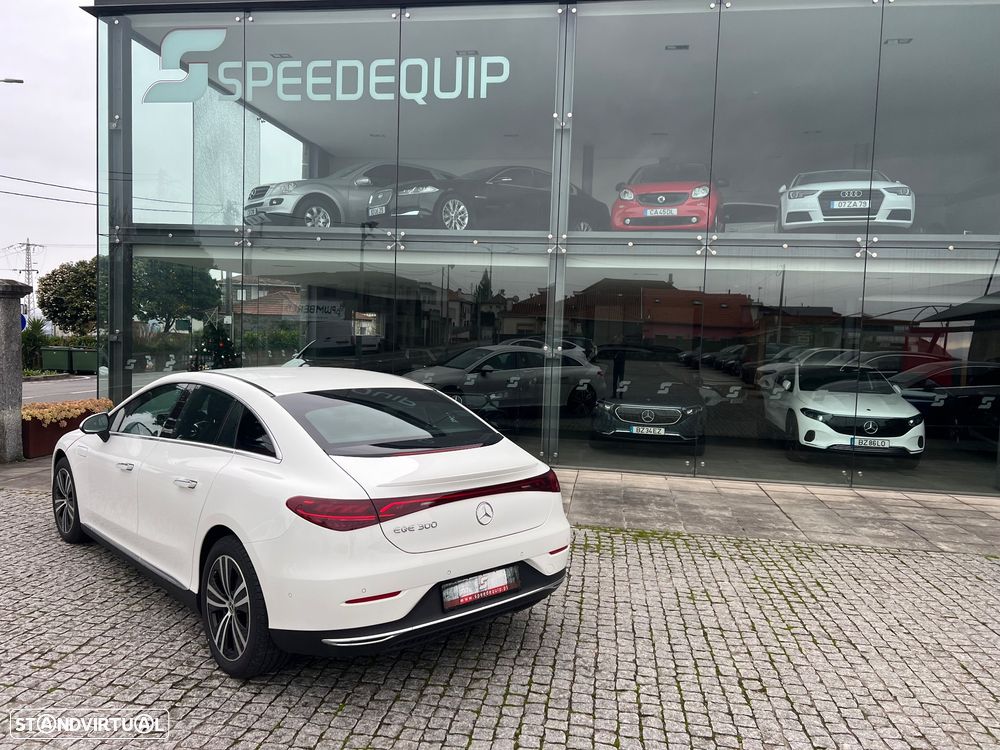 Mercedes-Benz EQE 300 Electric Art - 1