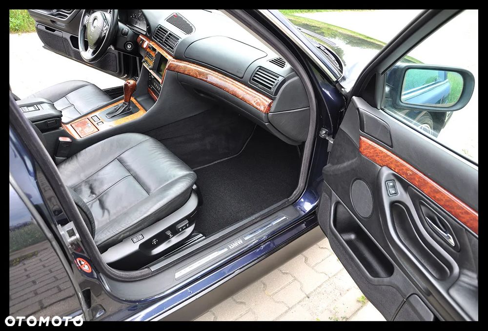 BMW Seria 7 728i L - 28