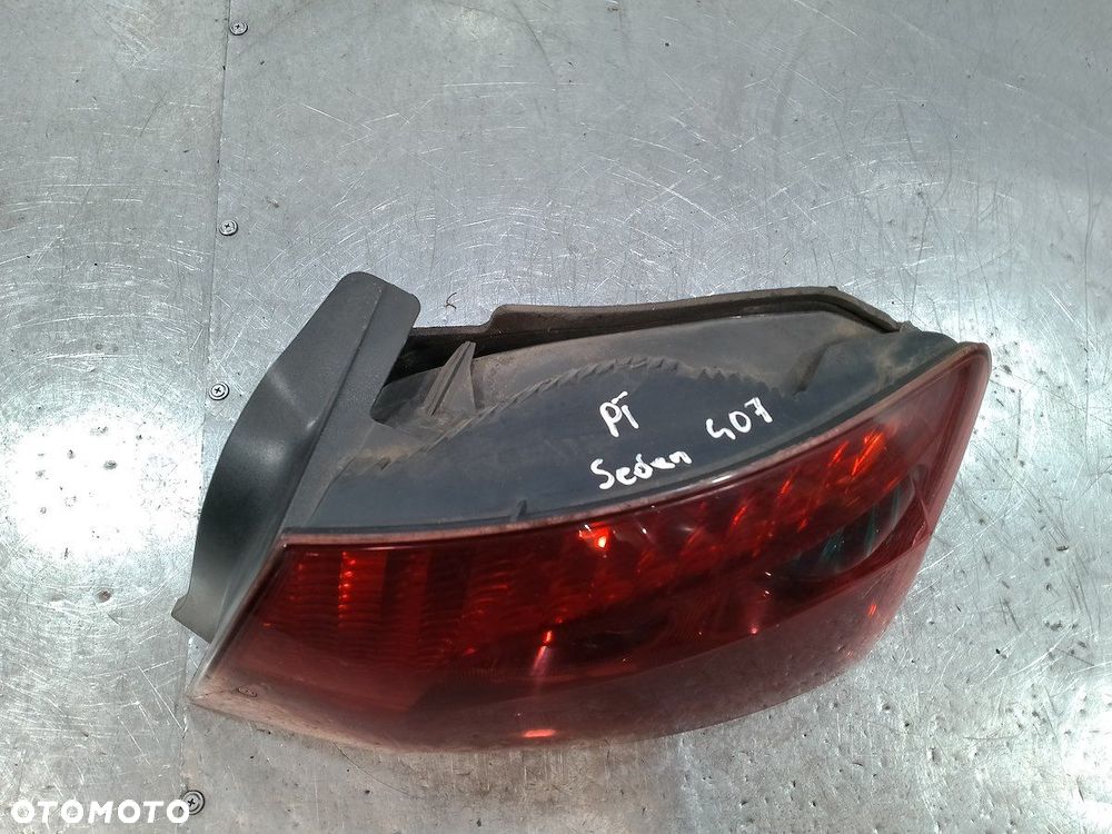 LAMPA TYLNA PRAWA PEUGEOT 407 9656606280 SEDAN - 7