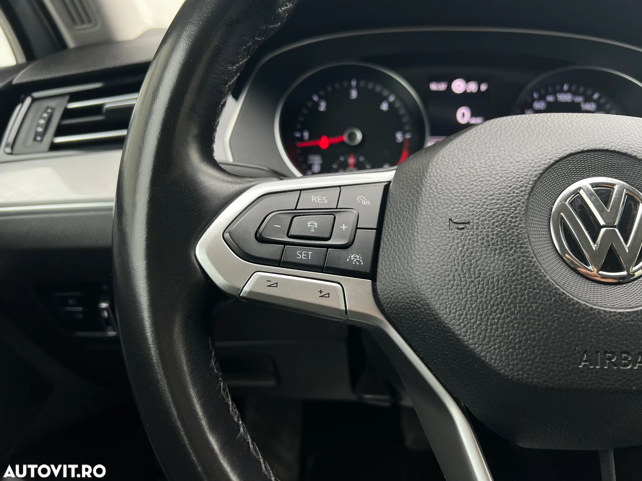Volkswagen Passat - 16