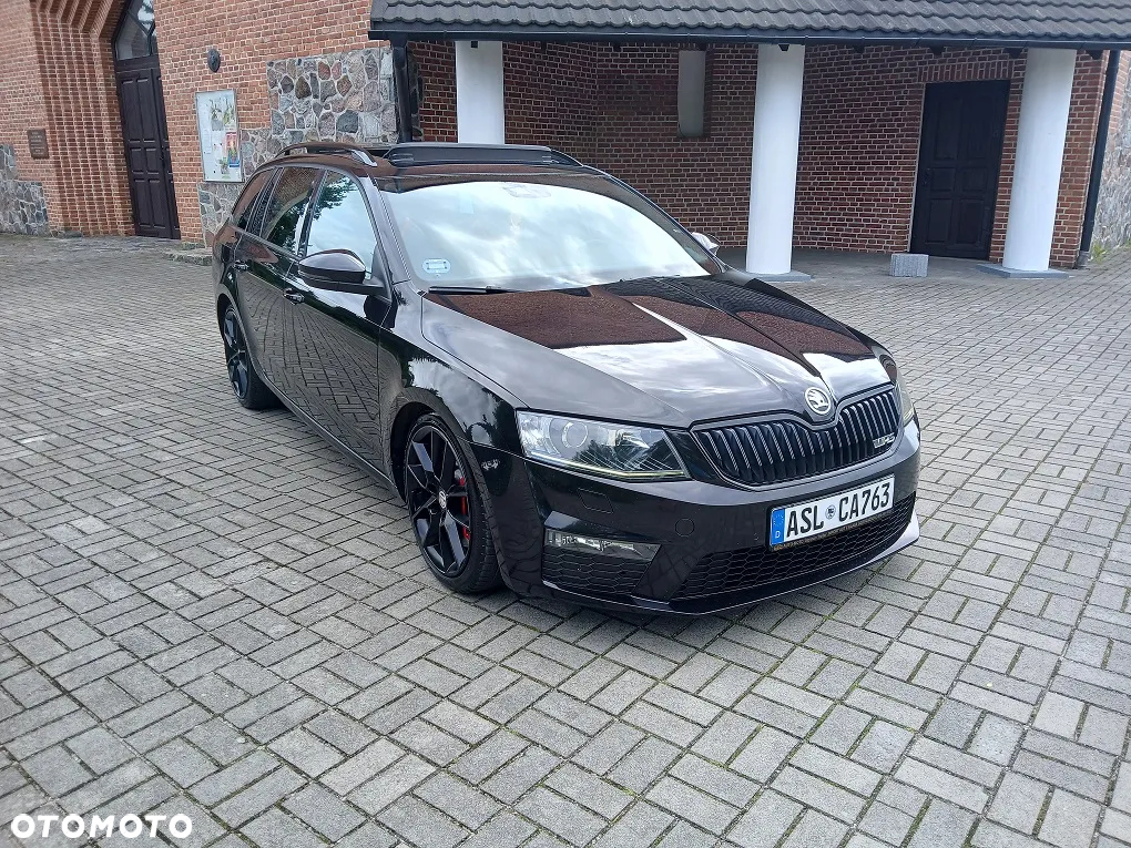 Skoda Octavia Combi 2.0 TDI DSG RS - 35