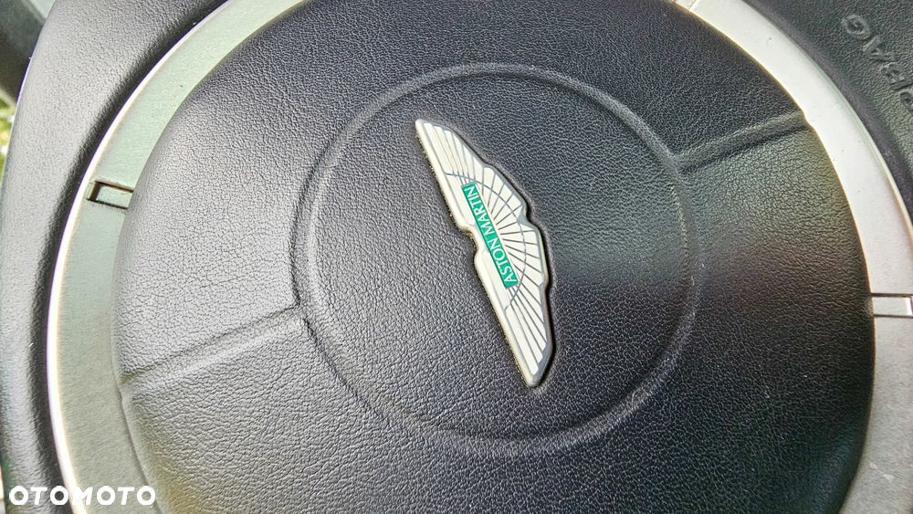 Aston Martin DB9 Standard - 37