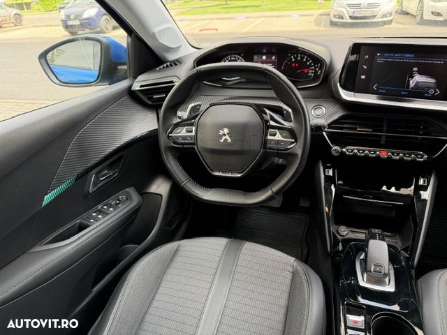 Peugeot 208 - 6