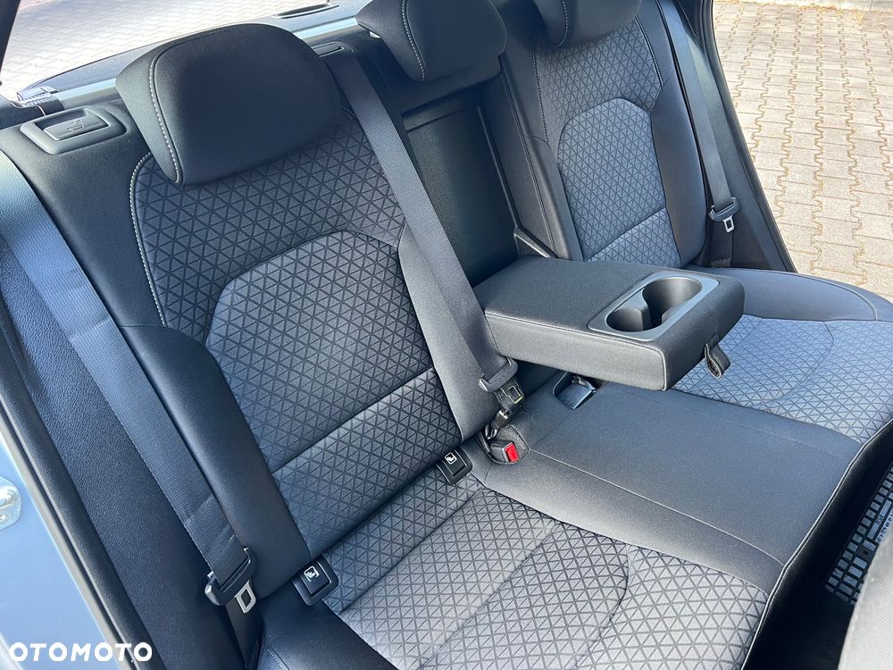 Kia Ceed 1.6 CRDi SCR L - 28