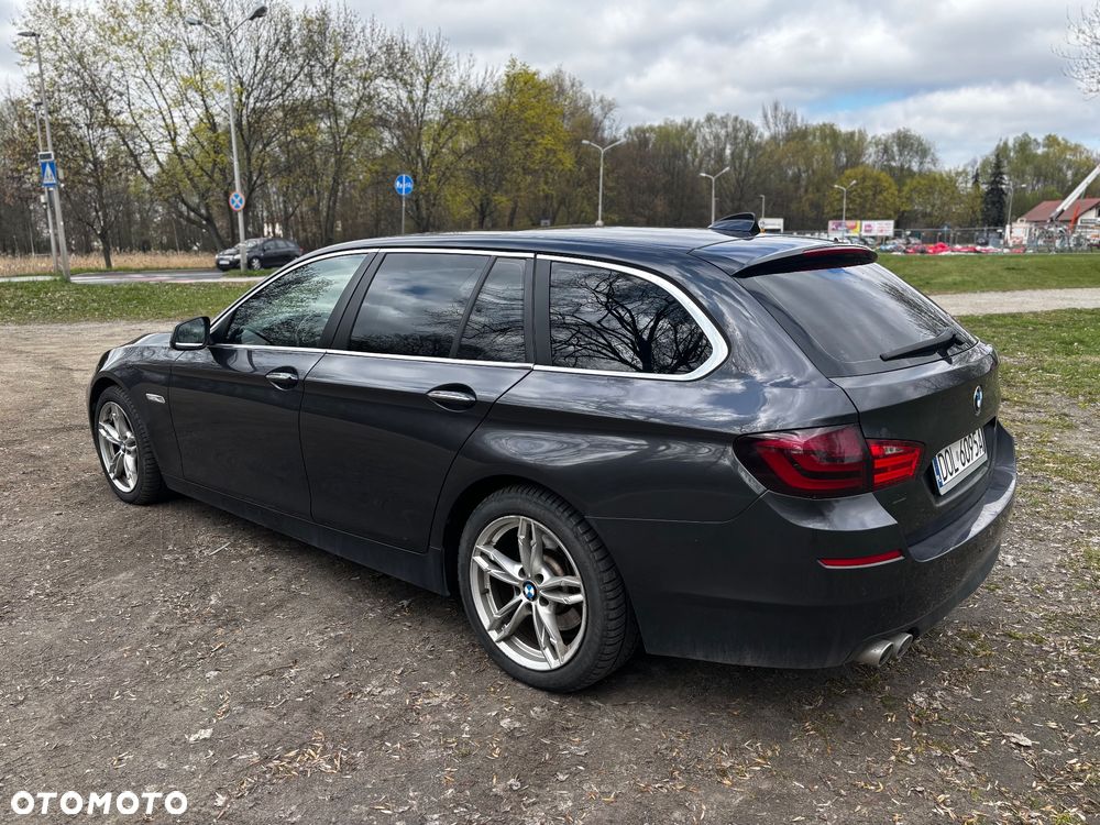 BMW Seria 5 525d xDrive - 6