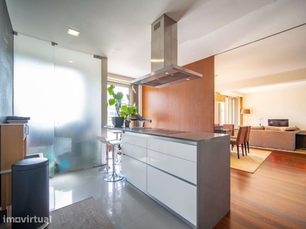 Apartamento T3 Renovado com Terraço no Foco - Grande imagem: 5/34