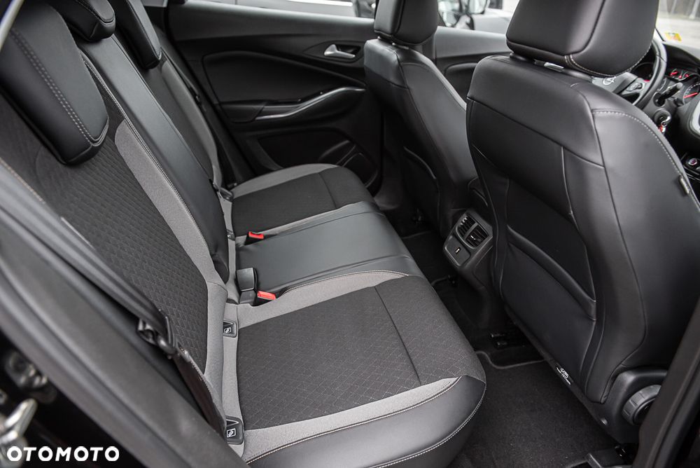 Opel Grandland X 1.2 Start/Stop Business Edition - 29