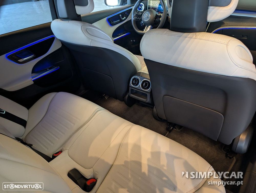 Mercedes-Benz c-300 - 17