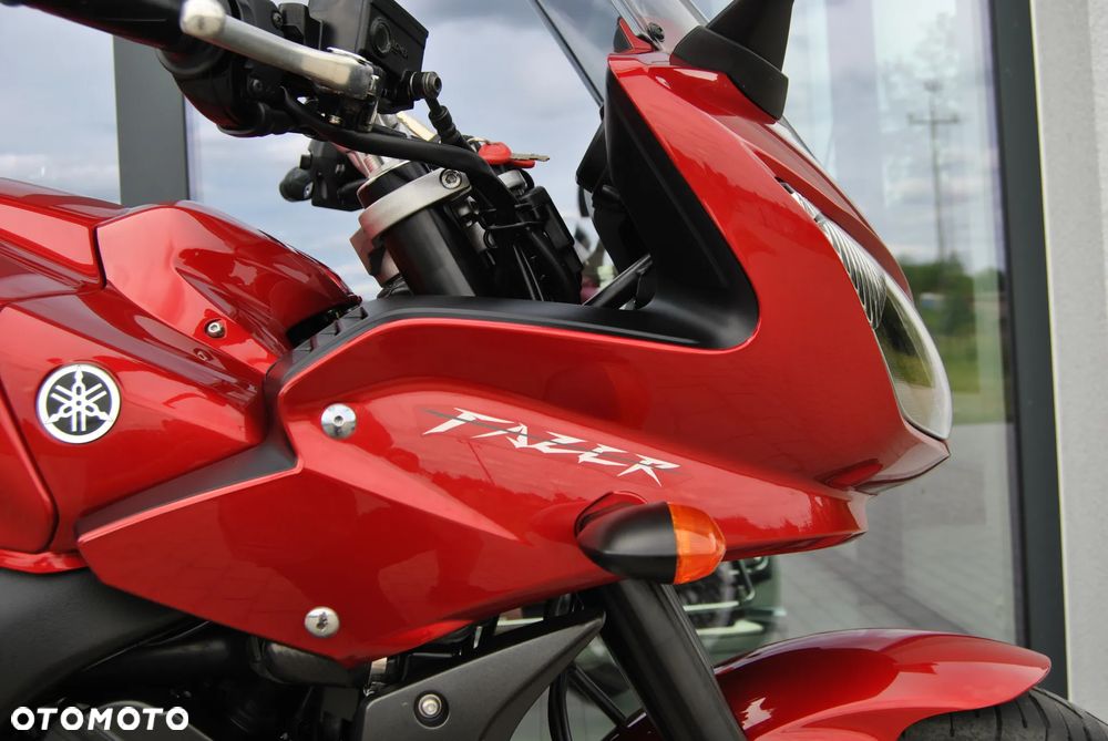 Yamaha FZ - 26