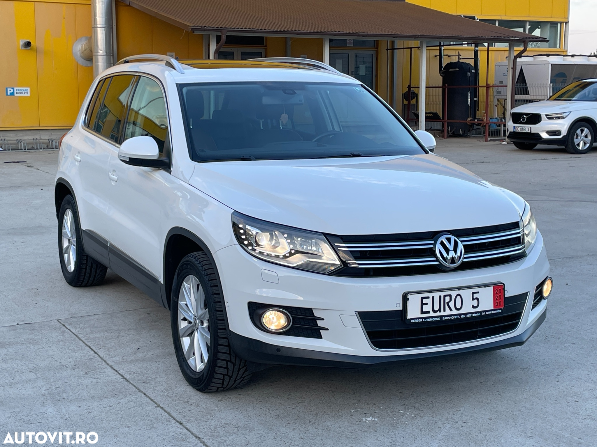 Volkswagen Tiguan 2.0 TDI DPF BlueMotion Technology Sport & Style - 2