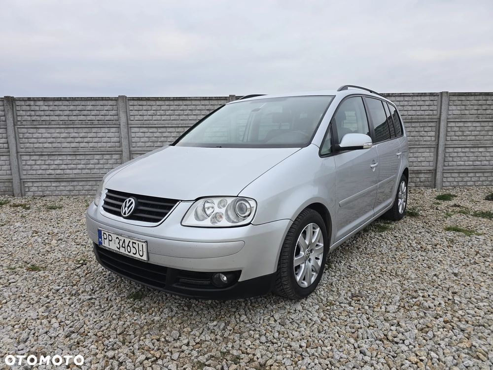 Volkswagen Touran 2.0 TDI Trendline DSG - 4