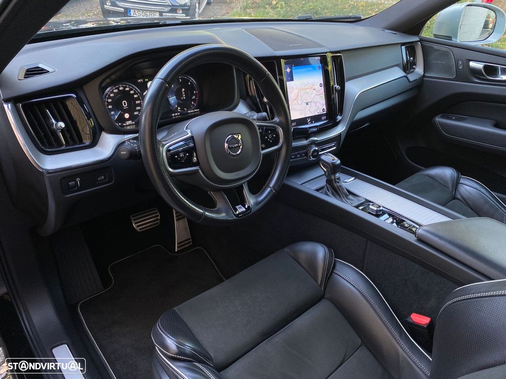 Volvo XC 60 2.0 D4 R-Design AWD Geartronic - 16