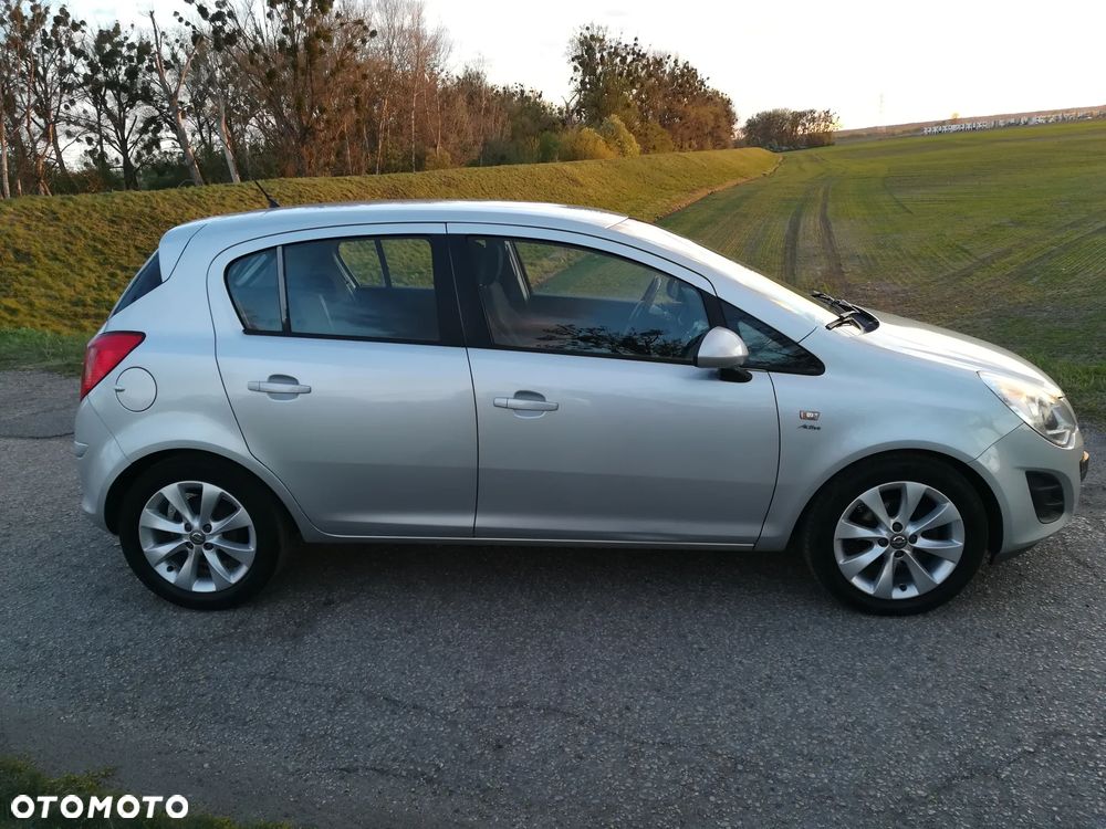 Opel Corsa 1.4 16V Edition 111 Jahre - 4