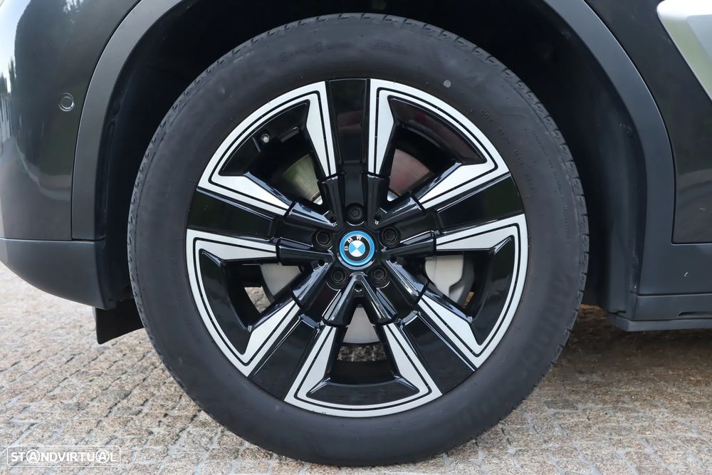 BMW iX3 Inspiring - 10