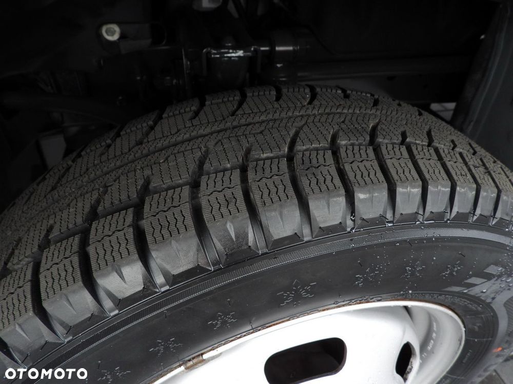 Iveco DAILY 35C18 TEMPOMAT LEDY AUTOMAT HI-MATIC BLIŹNIACZE KOŁA KLIMATYZACJA  180KM - 28