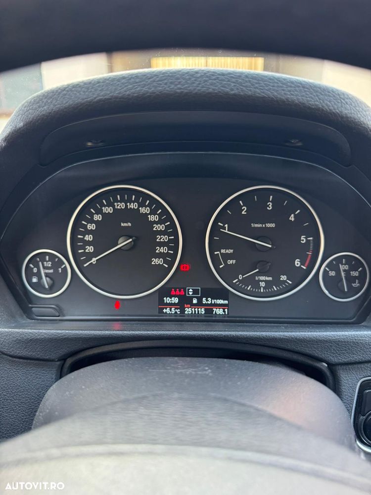 BMW Seria 3 320d Touring - 3