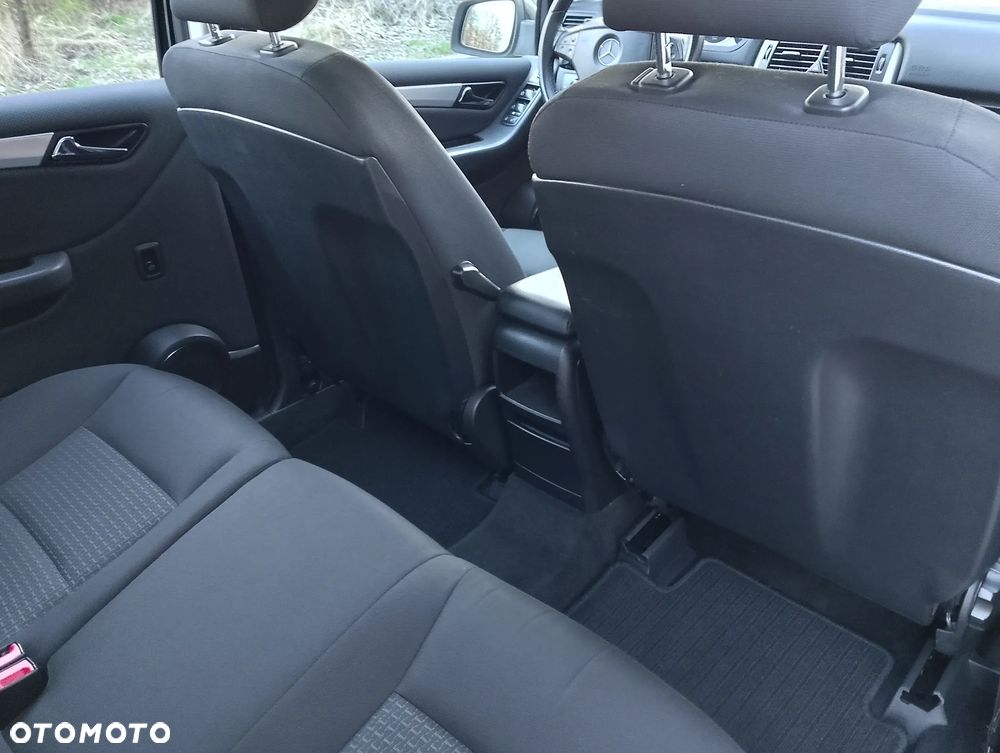 Mercedes-Benz Klasa B 180 BlueEFFICIENCY SPORT EDITION - 23