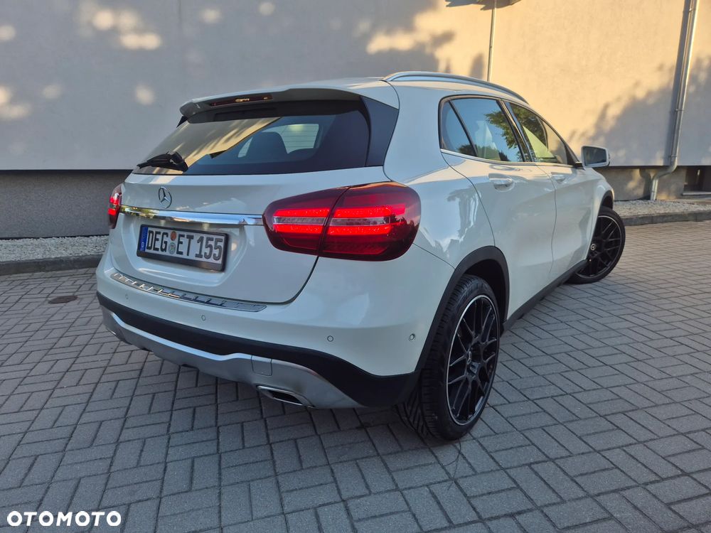 Mercedes-Benz GLA 200 UrbanStyle Edition - 3