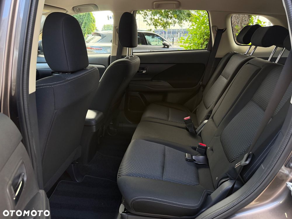 Mitsubishi Outlander - 14