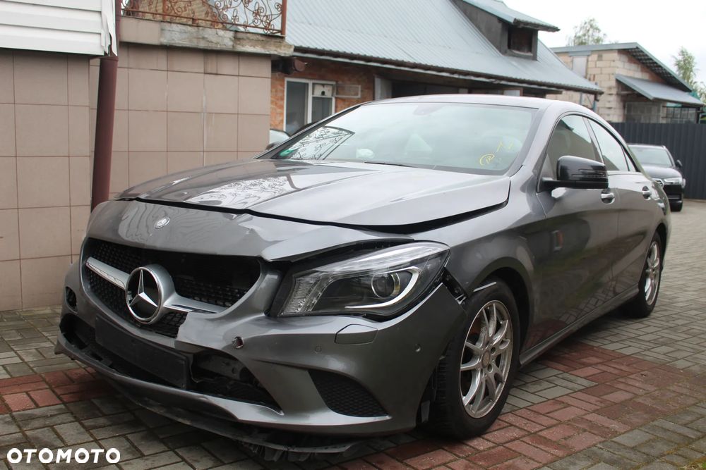 Mercedes-Benz CLA 180 Urban - 1