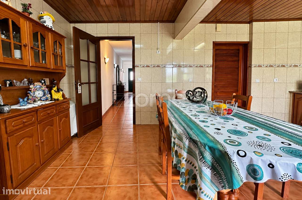 Moradia T1+2 com Terraço e Espaço Exterior nos Arrifes - Grande imagem: 5/18