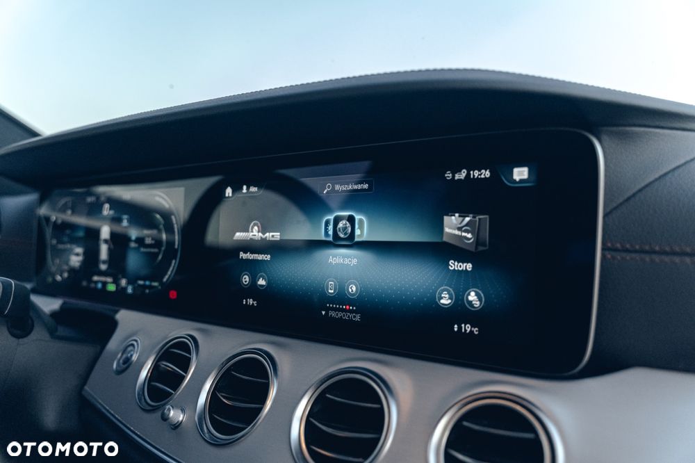 Mercedes-Benz Klasa E AMG 53 4-Matic+ - 36