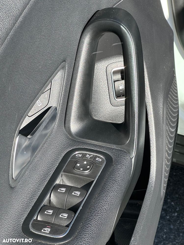 Mercedes-Benz A 250 e 8G-DCT - 15