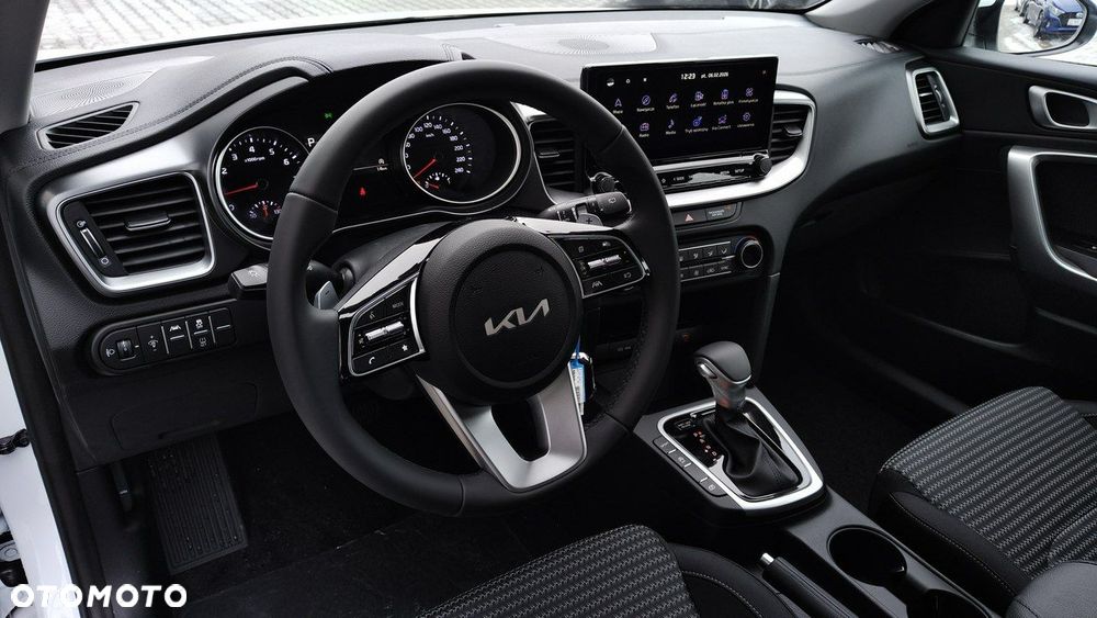 Kia Ceed - 13