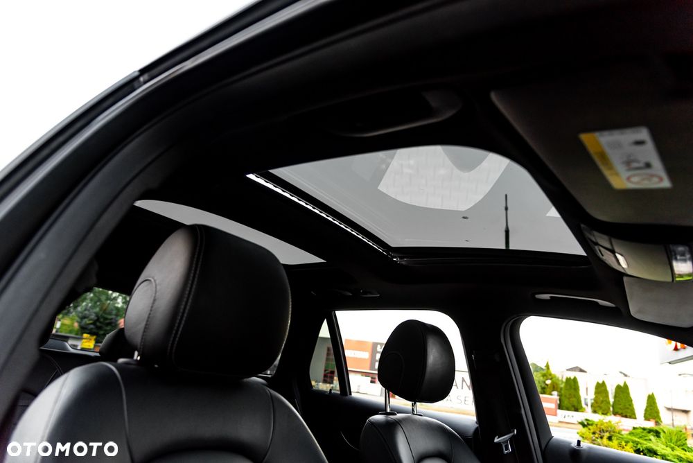 Mercedes-Benz GLC 250 4Matic 9G-TRONIC AMG Line - 33