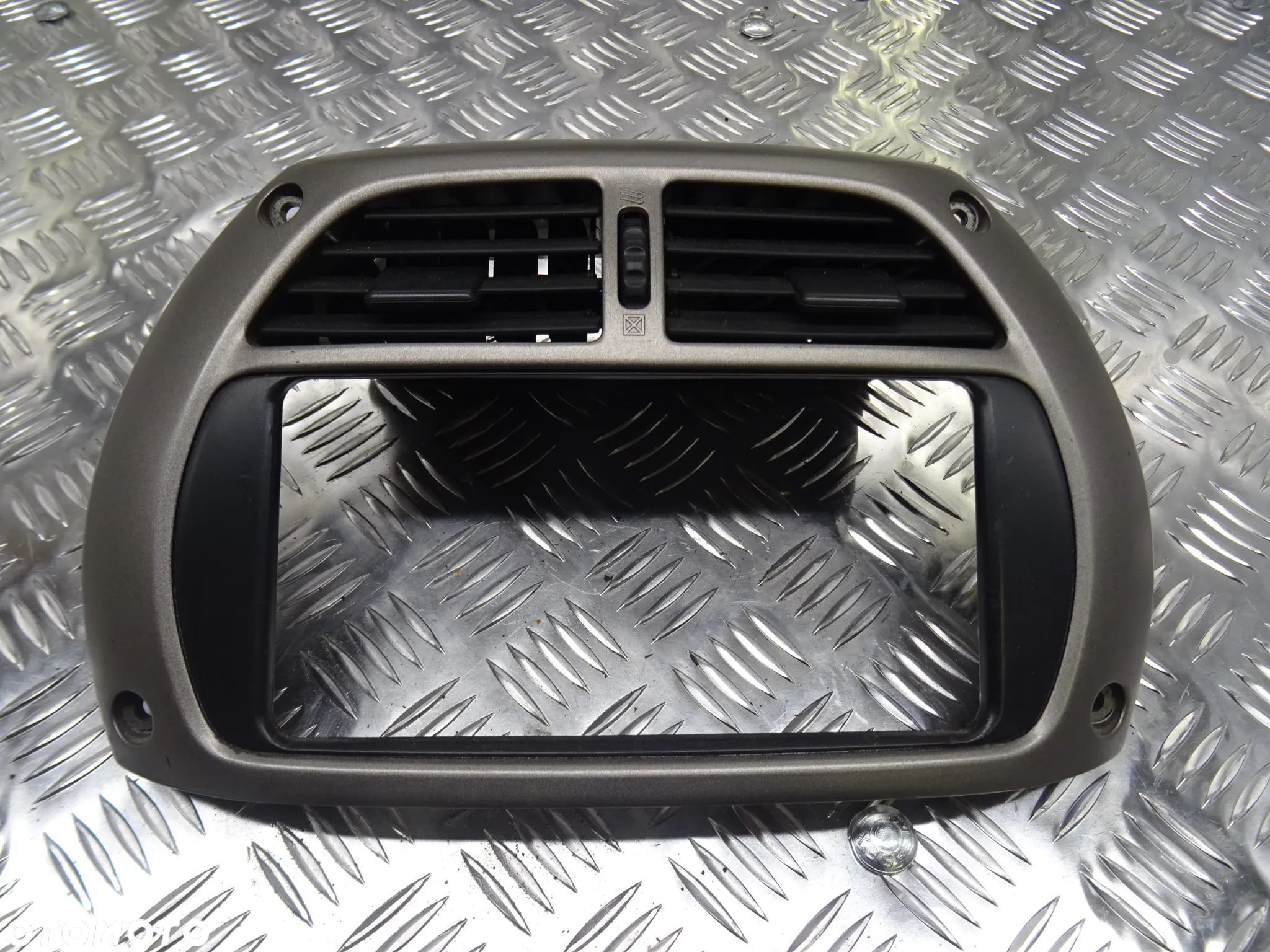 TOYOTA RAV4 II 00-03 2.0 B RAMKA RADIA - 1
