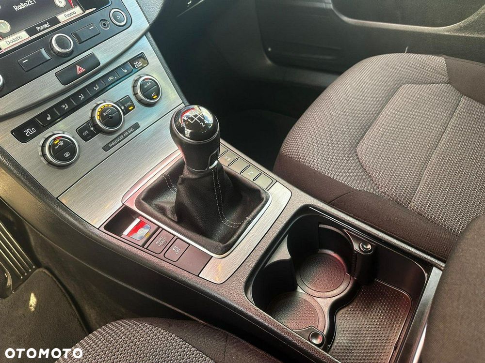 Volkswagen Passat 2.0 TDI DPF Highline - 26