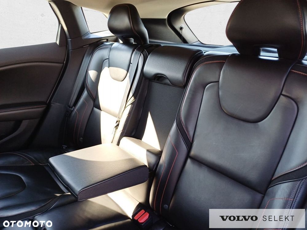 Volvo V40 - 18