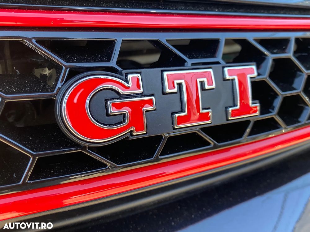 Volkswagen Golf - 25