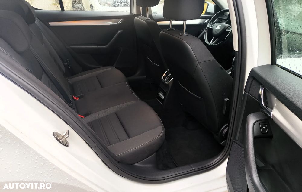 Skoda Octavia 2.0 TDI Style - 9