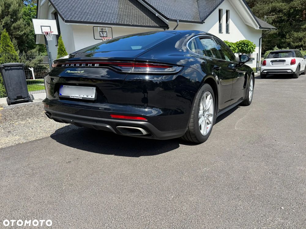 Porsche Panamera 4 E-Hybrid - 8