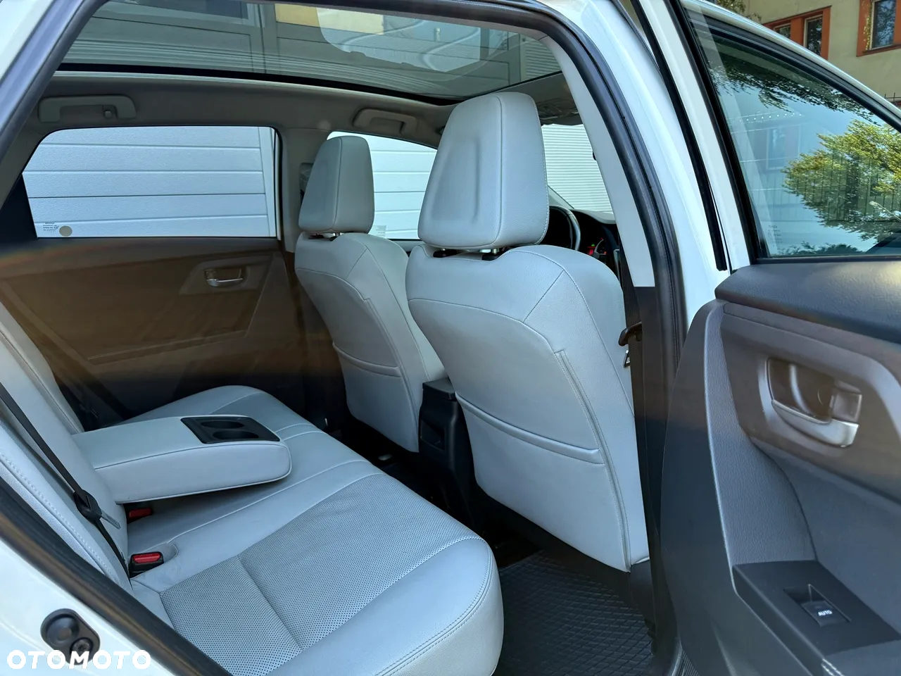 Toyota Auris 1.8 HSD Prestige NAVI - 10
