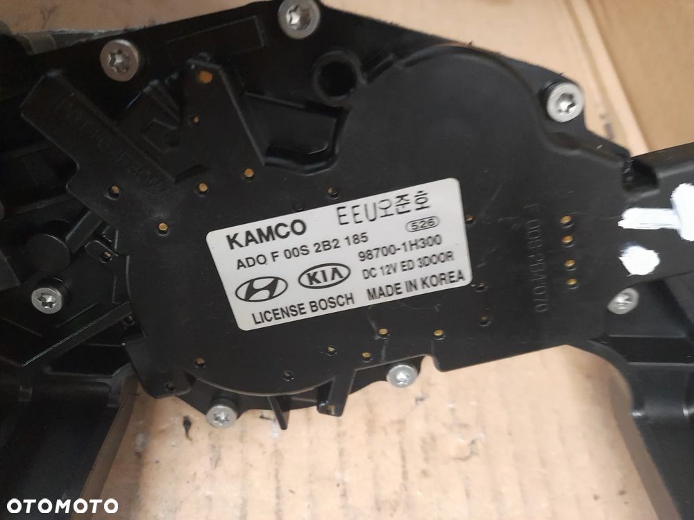 SILNICZEK WYCIERACZKI TYŁ HYUNDAI / KIA nr 98700-1H300 - 2