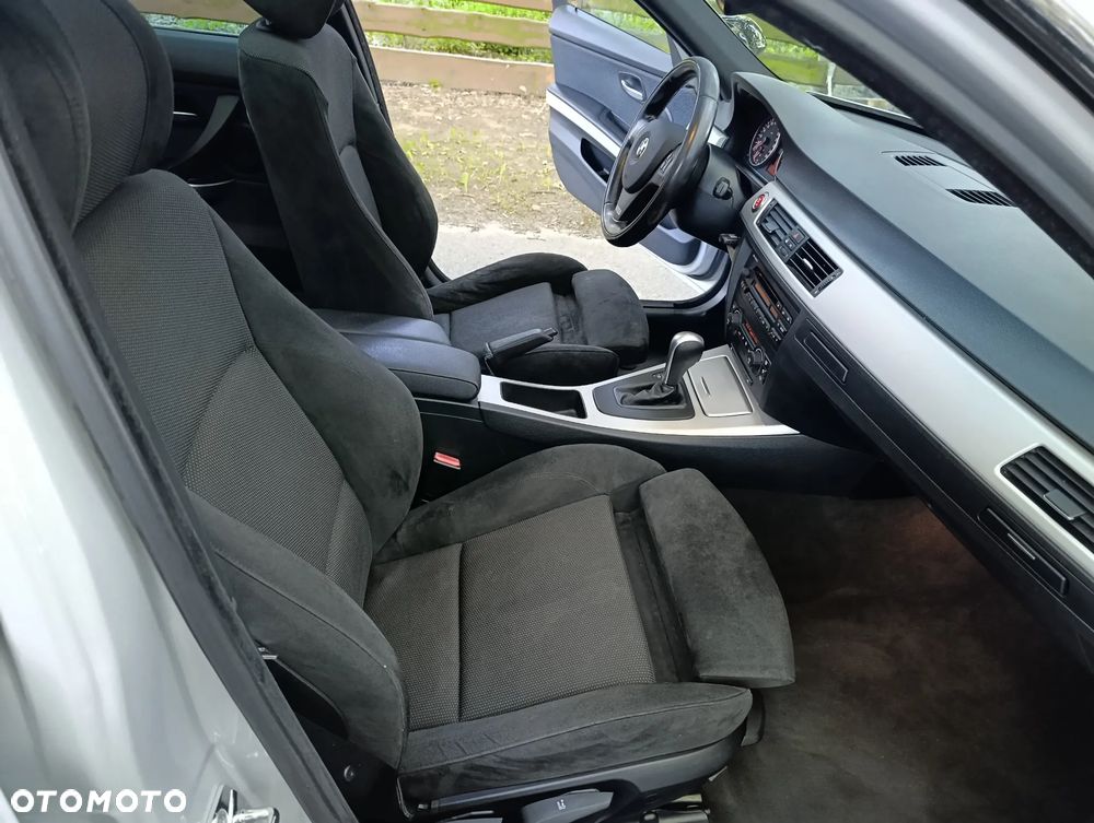 BMW Seria 3 330i - 15