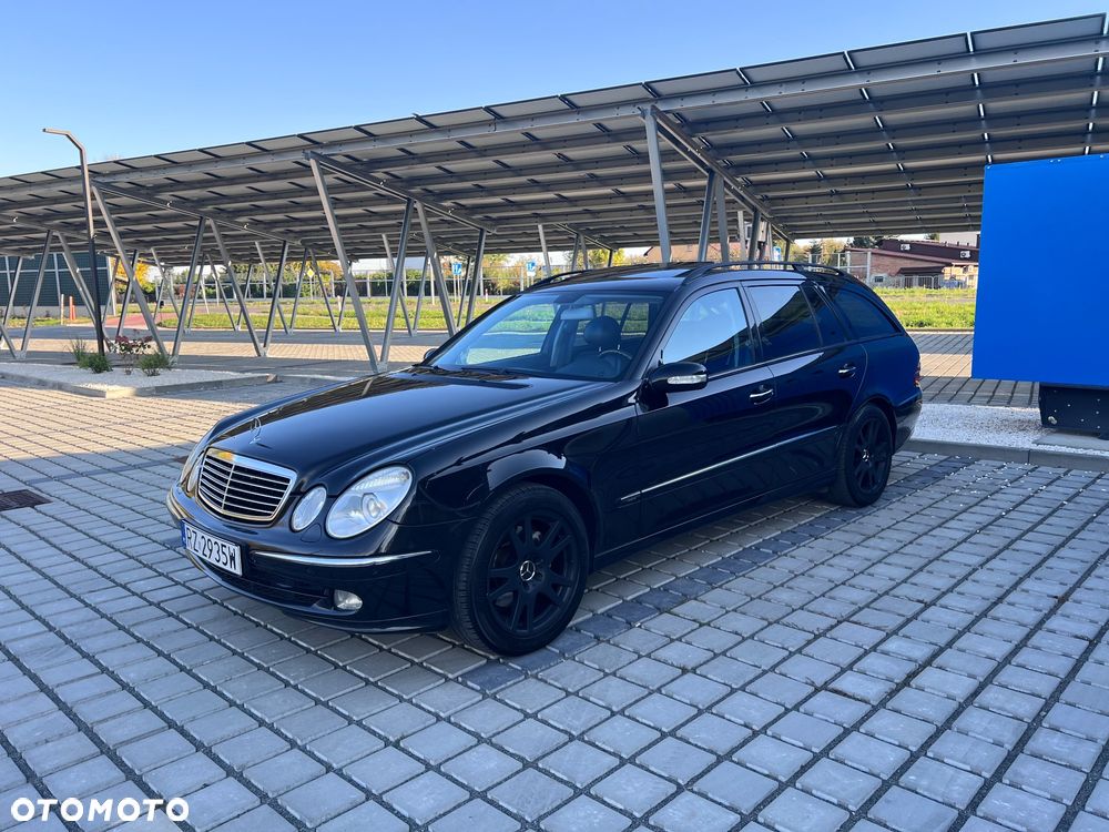 Mercedes-Benz E-Class 2004 photo 5