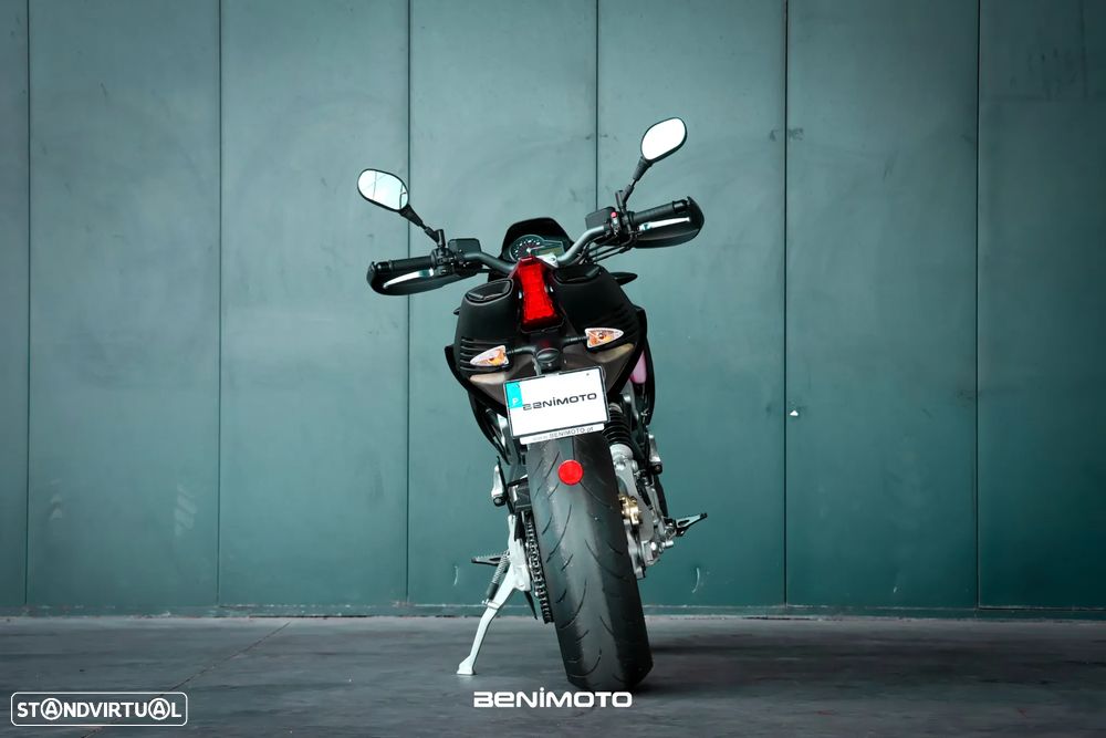 Aprilia Dorsoduro Factory 750 - 6