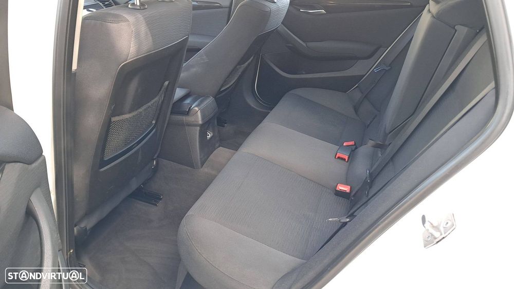 BMW X1 18 d xDrive - 15