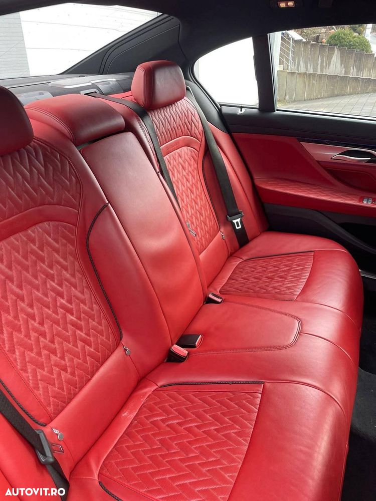 BMW Seria 7 750i xDrive - 28