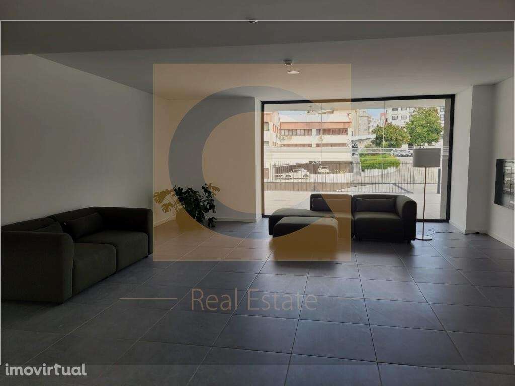 PRONTO A HABITAR - T1 NOVO - Varanda e lugar de garagem - Grande imagem: 4/16