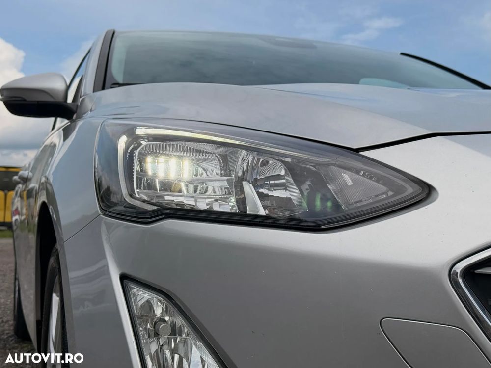 Ford Focus 1.0 EcoBoost Active Business - 31