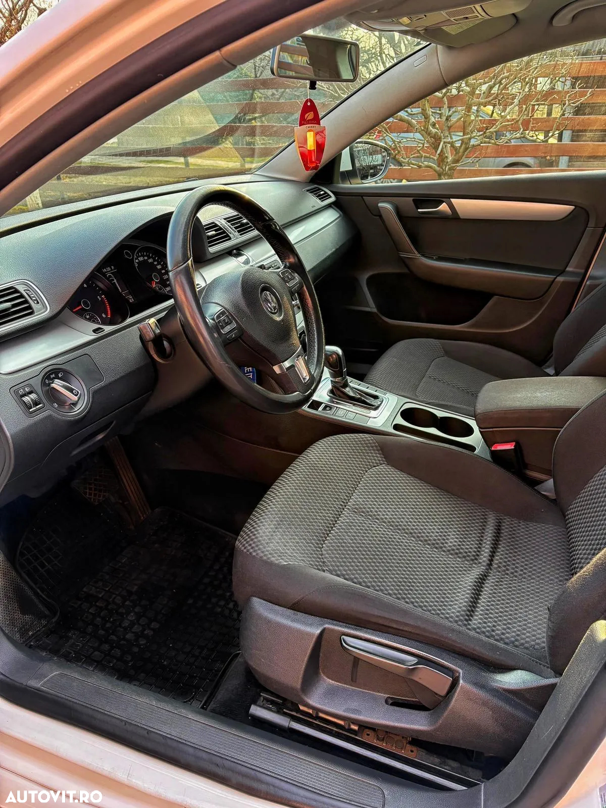 Volkswagen Passat - 8