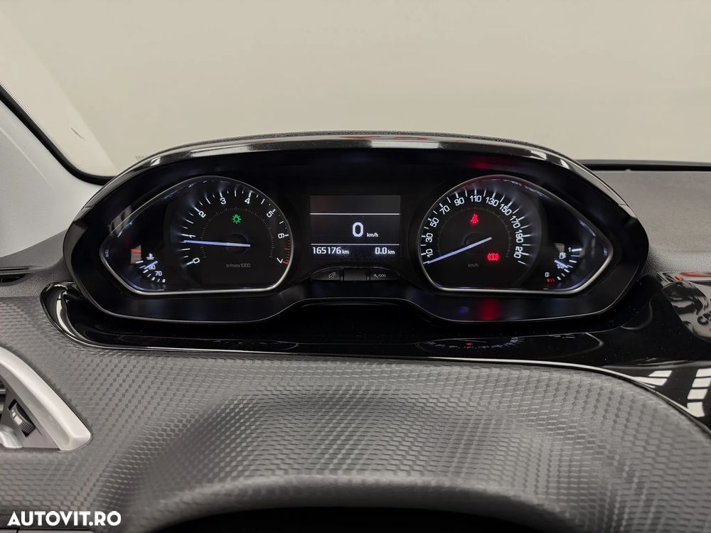 Peugeot 2008 PureTech 82 Style - 27