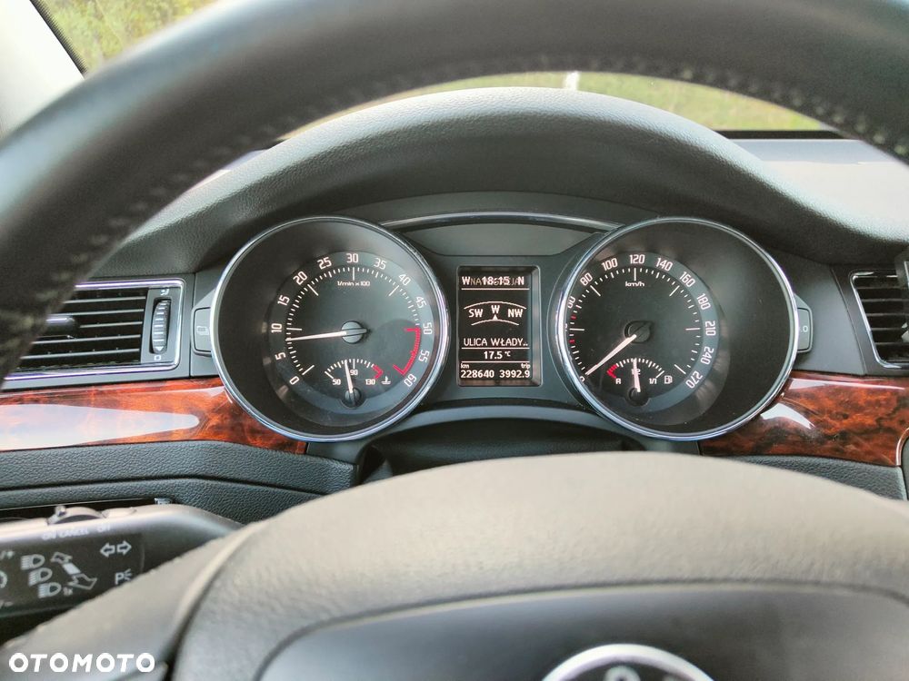 Skoda Superb 2.0 TDI 4x4 Elegance DSG - 14