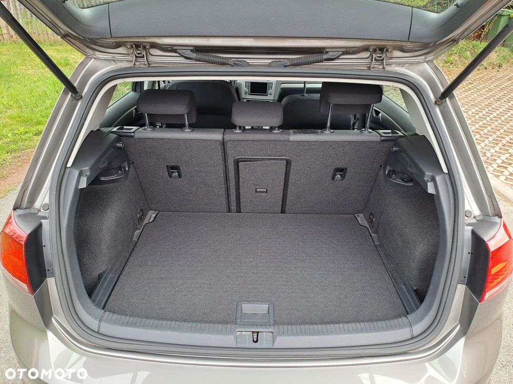 Volkswagen Golf - 10