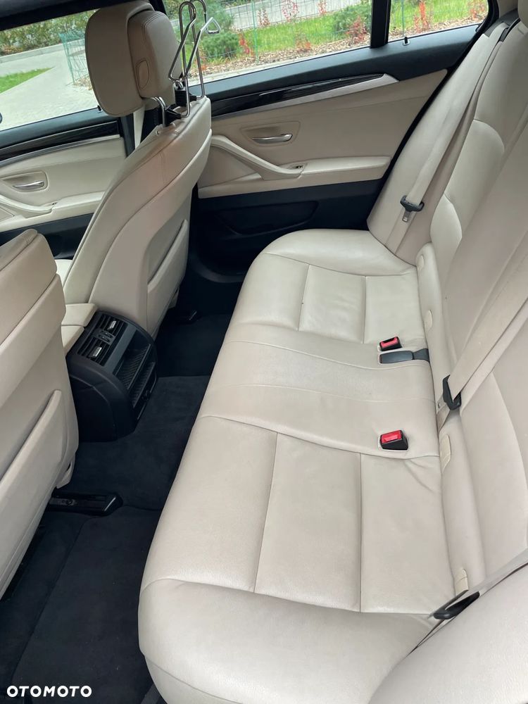 BMW Seria 5 520d Touring - 10